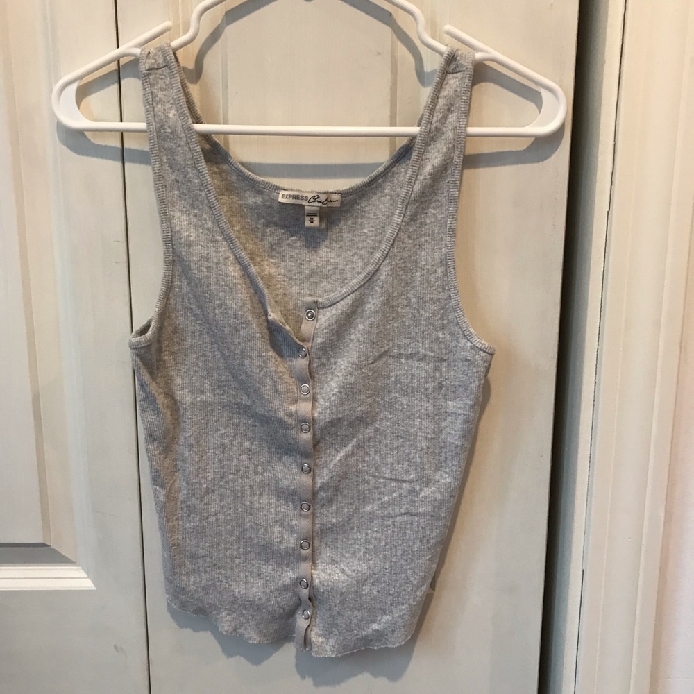 Slightly cropped gray button front tank size M